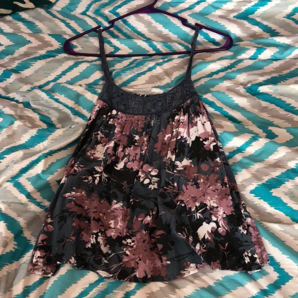 ⭐️Cute Floral Tank Top